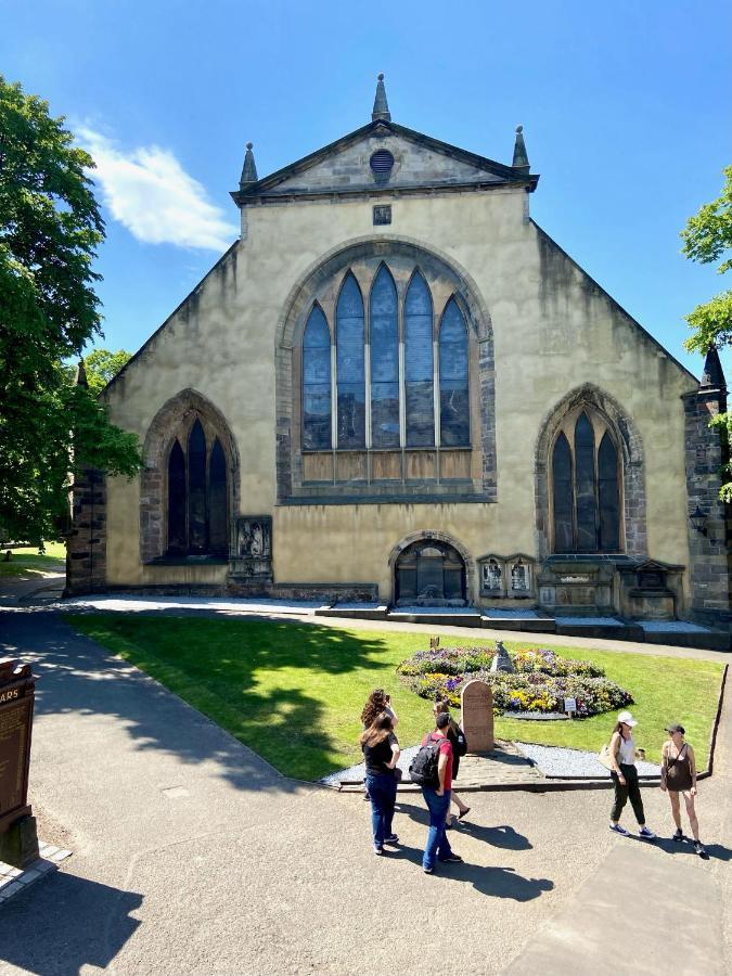 Greyfriars Bobby View Near Castle *